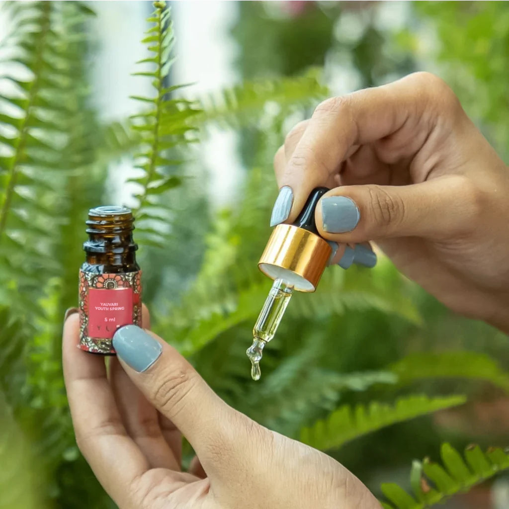 Ulei de faţă iYURA Yauvari Primăvara Tinereții Mini (Yauvari Youth Spring Face Oil)