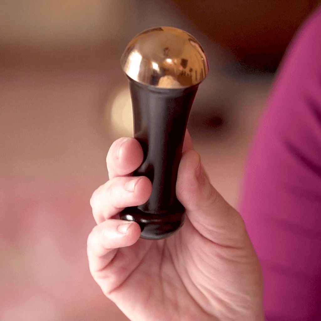 Layuna Aparat Personal de Masaj pentru Față - Cel mai bine păstrat secret de frumusețe al Ayurveda (Layuna Personal Face Massager- Ayurveda's best kept beauty secret)